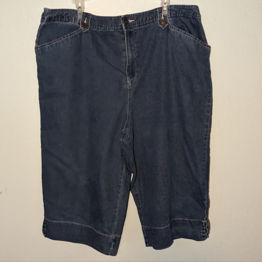 Ladies White Stag cropped jean pants